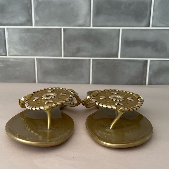 Jack Rogers Gold Rubber Medallion Sandals Boho Beachy Coastal Summer Vacation 9 - Picture 2 of 10